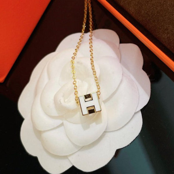 ˇTrend JewelryˇH WHITE SQUARE GOLD NECKLACE