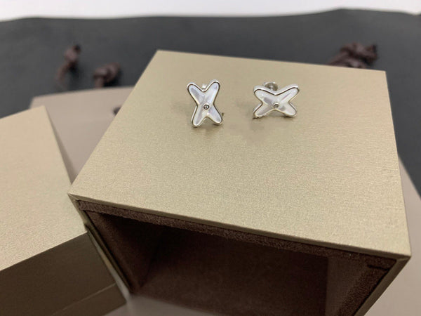 ˇTrend JewelryˇJEUX DE WHITE MOP SILVER DIAMOND EARRINGS